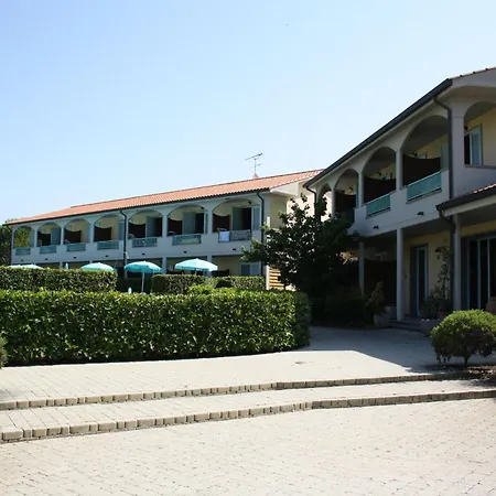 拉文托拉住宅酒店 3*